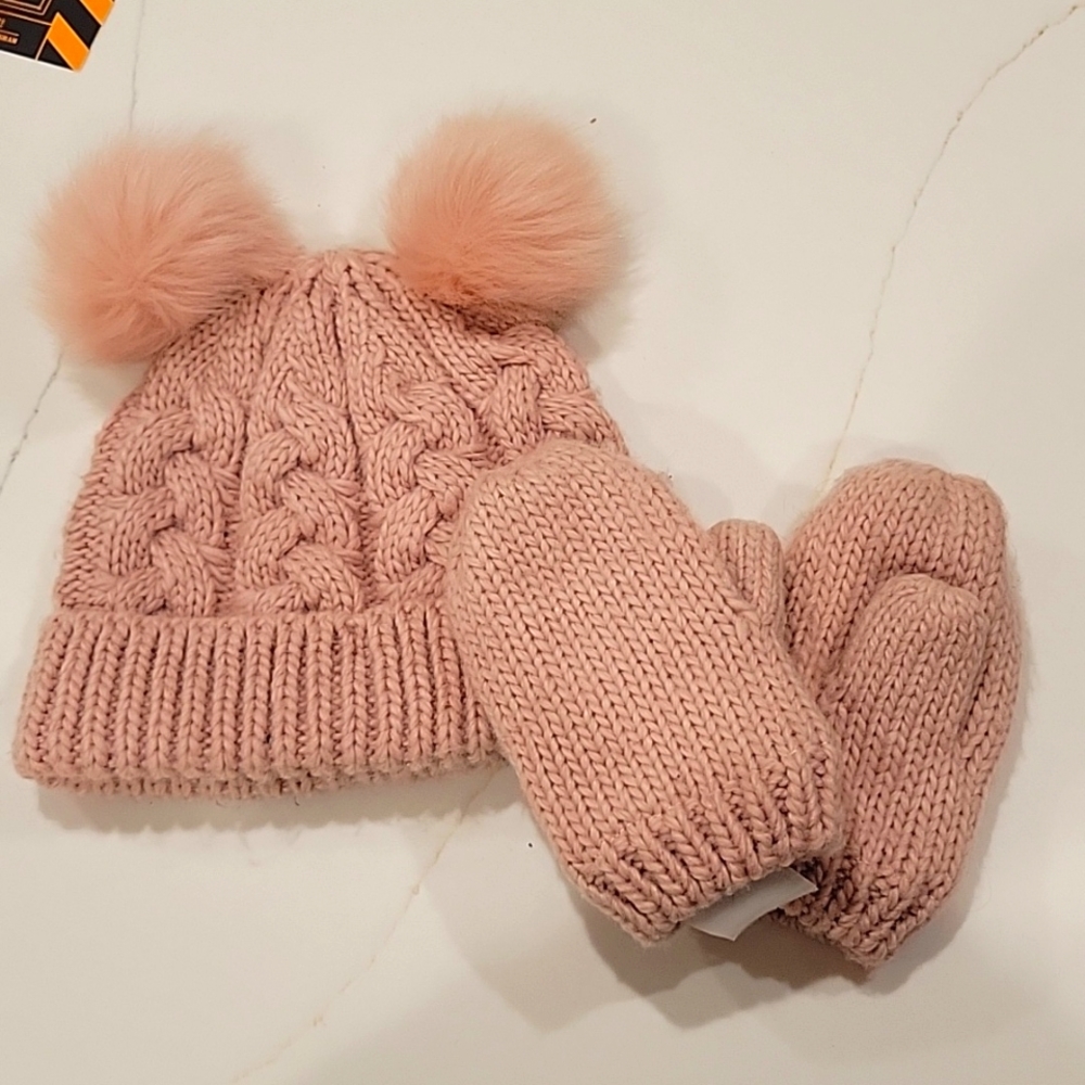 Old Navy Hat & Mittens set